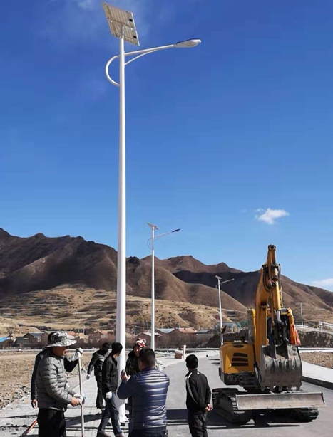 甘南碌曲10米昭苏太阳能路灯项目