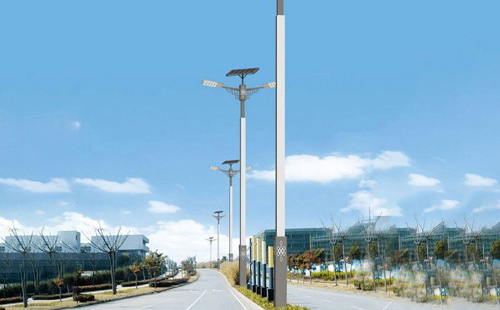 昭苏太阳能路灯前半夜亮后半夜暗的真相：控制器分时调光机制